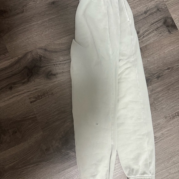 TNA SET: Crop Sweater & Sweatpants - Picture 4 of 6